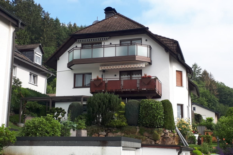 G174-Glas-Aluminium-Balkone-Balkongelaender-Rieb-Balkone-Wartungsfrei-Gelaender-Nie-mehr-Streichen