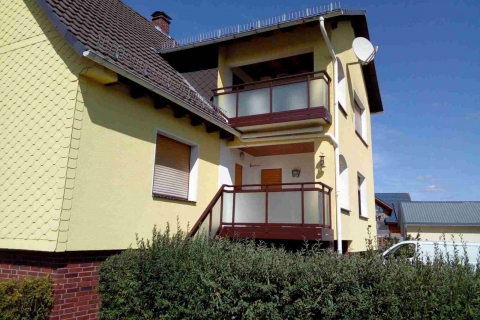 G186-Glas-Aluminium-Balkone-Balkongelaender-Rieb-Balkone-Wartungsfrei-Gelaender-Nie-mehr-Streichen