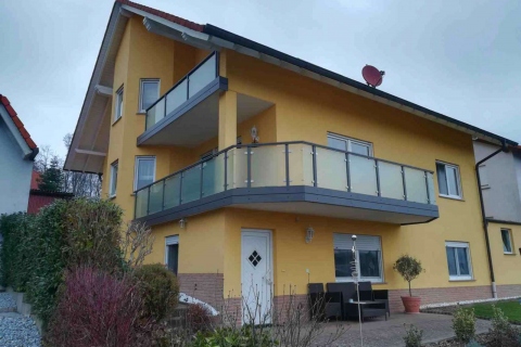 G189-Glas-Aluminium-Balkone-Balkongelaender-Rieb-Balkone-Wartungsfrei-Gelaender-Nie-mehr-Streichen