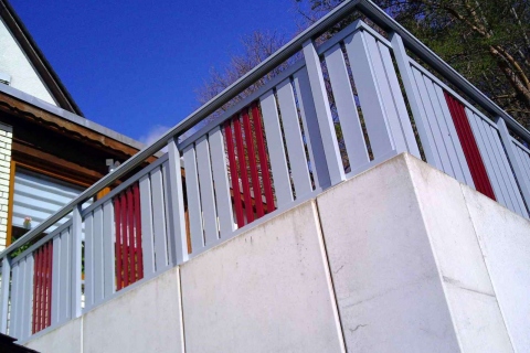 S004-Aluminium-Balkone-Balkongelaender-Rieb-Balkone-Wartungsfrei-Gelaender-Nie-mehr-Streichen