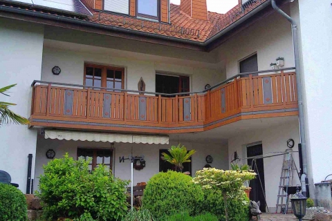 S008-Aluminium-Balkone-Balkongelaender-Rieb-Balkone-Wartungsfrei-Gelaender-Nie-mehr-Streichen