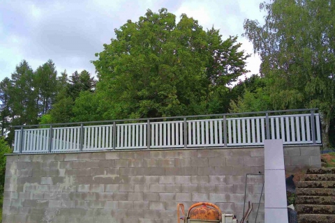 S013-Aluminium-Balkone-Balkongelaender-Rieb-Balkone-Wartungsfrei-Gelaender-Nie-mehr-Streichen