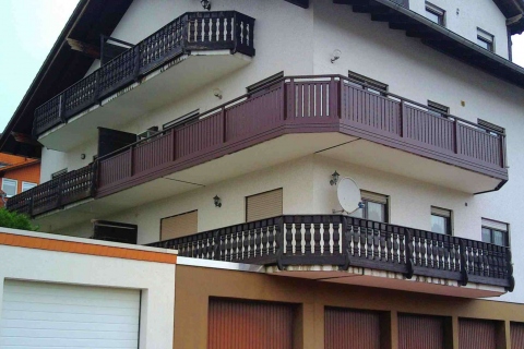 S016-Aluminium-Balkone-Balkongelaender-Rieb-Balkone-Wartungsfrei-Gelaender-Nie-mehr-Streichen