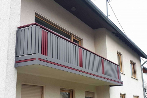 S032-Aluminium-Balkone-Balkongelaender-Rieb-Balkone-Wartungsfrei-Gelaender-Nie-mehr-Streichen