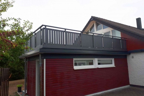 S033-Aluminium-Balkone-Balkongelaender-Rieb-Balkone-Wartungsfrei-Gelaender-Nie-mehr-Streichen