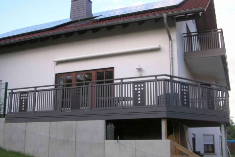 S051-Aluminium-Balkone-Balkongelaender-Rieb-Balkone-Wartungsfrei-Gelaender-Nie-mehr-Streichen