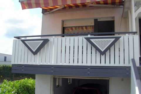 S063-Aluminium-Balkone-Balkongelaender-Rieb-Balkone-Wartungsfrei-Gelaender-Nie-mehr-Streichen