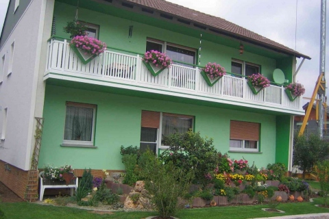 S075-Aluminium-Balkone-Balkongelaender-Rieb-Balkone-Wartungsfrei-Gelaender-Nie-mehr-Streichen