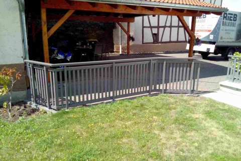 S093-Aluminium-Balkone-Balkongelaender-Rieb-Balkone-Wartungsfrei-Gelaender-Nie-mehr-Streichen