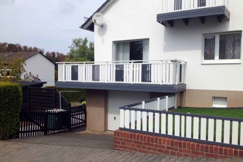 S103-Aluminium-Balkone-Balkongelaender-Rieb-Balkone-Wartungsfrei-Gelaender-Nie-mehr-Streichen