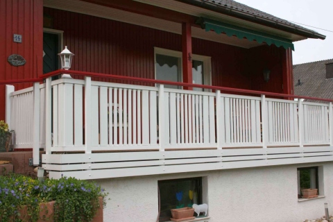 S114-Aluminium-Balkone-Balkongelaender-Rieb-Balkone-Wartungsfrei-Gelaender-Nie-mehr-Streichen