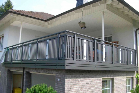 S115-Aluminium-Balkone-Balkongelaender-Rieb-Balkone-Wartungsfrei-Gelaender-Nie-mehr-Streichen