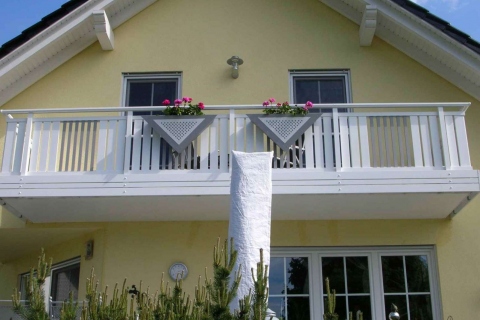 S118-Aluminium-Balkone-Balkongelaender-Rieb-Balkone-Wartungsfrei-Gelaender-Nie-mehr-Streichen