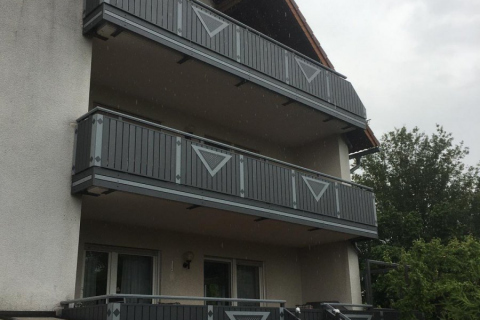 S124-Aluminium-Balkone-Balkongelaender-Rieb-Balkone-Wartungsfrei-Gelaender-Nie-mehr-Streichen