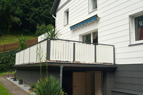 S130-Aluminium-Balkone-Balkongelaender-Rieb-Balkone-Wartungsfrei-Gelaender-Nie-mehr-Streichen