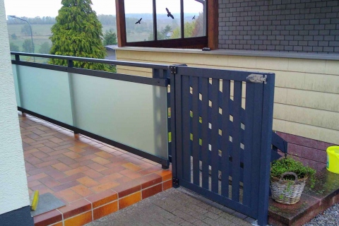 T005-Aluminium-Balkone-Balkongelaender-Rieb-Balkone-Wartungsfrei-Gelaender-Nie-mehr-Streichen