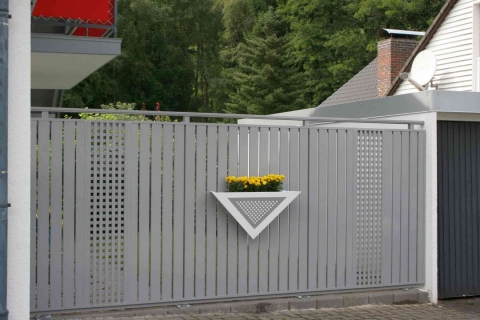T008-Aluminium-Balkone-Balkongelaender-Rieb-Balkone-Wartungsfrei-Gelaender-Nie-mehr-Streichen