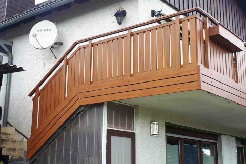 T018-Aluminium-Balkone-Balkongelaender-Rieb-Balkone-Wartungsfrei-Gelaender-Nie-mehr-Streichen