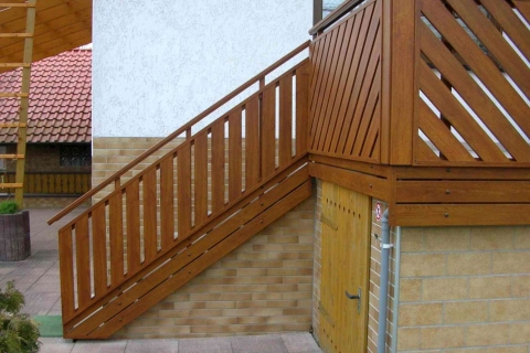 T021-Aluminium-Balkone-Balkongelaender-Rieb-Balkone-Wartungsfrei-Gelaender-Nie-mehr-Streichen