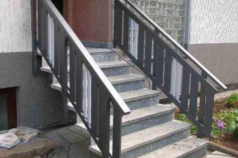 T028-Aluminium-Balkone-Balkongelaender-Rieb-Balkone-Wartungsfrei-Gelaender-Nie-mehr-Streichen