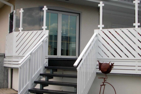 T033-Aluminium-Balkone-Balkongelaender-Rieb-Balkone-Wartungsfrei-Gelaender-Nie-mehr-Streichen