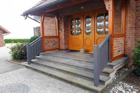 T034-Aluminium-Balkone-Balkongelaender-Rieb-Balkone-Wartungsfrei-Gelaender-Nie-mehr-Streichen