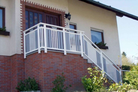 T041-Aluminium-Balkone-Balkongelaender-Rieb-Balkone-Wartungsfrei-Gelaender-Nie-mehr-Streichen