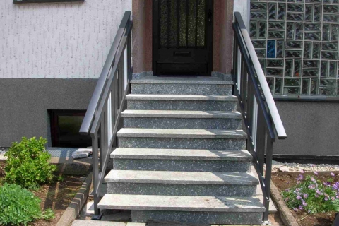 T042-Aluminium-Balkone-Balkongelaender-Rieb-Balkone-Wartungsfrei-Gelaender-Nie-mehr-Streichen