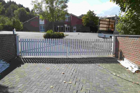 T049-Aluminium-Balkone-Balkongelaender-Rieb-Balkone-Wartungsfrei-Gelaender-Nie-mehr-Streichen