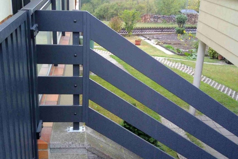 T059-Aluminium-Balkone-Balkongelaender-Rieb-Balkone-Wartungsfrei-Gelaender-Nie-mehr-Streichen