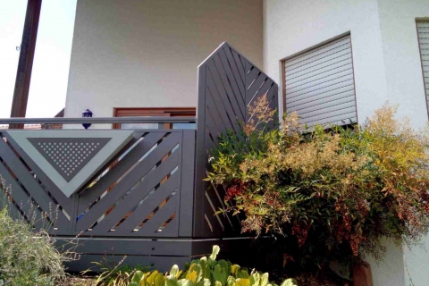 T060-Aluminium-Balkone-Balkongelaender-Rieb-Balkone-Wartungsfrei-Gelaender-Nie-mehr-Streichen