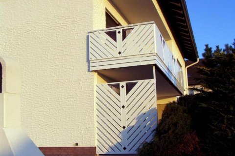 T064-Aluminium-Balkone-Balkongelaender-Rieb-Balkone-Wartungsfrei-Gelaender-Nie-mehr-Streichen