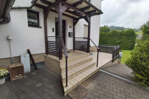 T174-Aluminium-Balkone-Balkongelaender-Rieb-Balkone-Wartungsfrei-Gelaender-Nie-mehr-Streichen