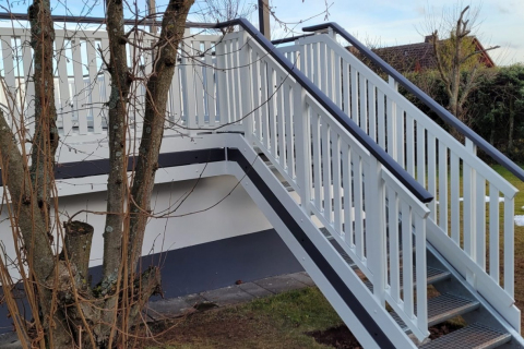 T178-Aluminium-Balkone-Balkongelaender-Rieb-Balkone-Wartungsfrei-Gelaender-Nie-mehr-Streichen