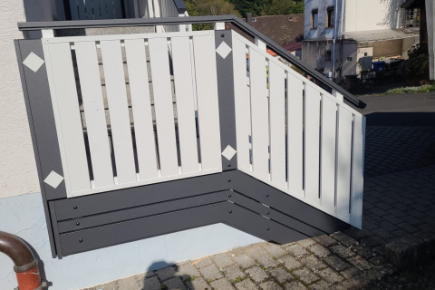 T179-Aluminium-Balkone-Balkongelaender-Rieb-Balkone-Wartungsfrei-Gelaender-Nie-mehr-Streichen