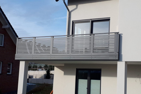 W155-Waagerecht-Aluminium-Balkone-Balkongelaender-Rieb-Balkone-Wartungsfrei-Gelaender-Nie-mehr-Streichen