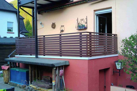 W002-Waagerecht-Aluminium-Balkone-Balkongelaender-Rieb-Balkone-Wartungsfrei-Gelaender-Nie-mehr-Streichen