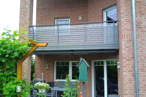 W003-Waagerecht-Aluminium-Balkone-Balkongelaender-Rieb-Balkone-Wartungsfrei-Gelaender-Nie-mehr-Streichen