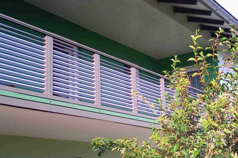 W010-Waagerecht-Aluminium-Balkone-Balkongelaender-Rieb-Balkone-Wartungsfrei-Gelaender-Nie-mehr-Streichen