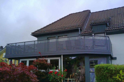 W011-Waagerecht-Aluminium-Balkone-Balkongelaender-Rieb-Balkone-Wartungsfrei-Gelaender-Nie-mehr-Streichen