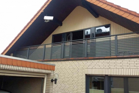 W013-Waagerecht-Aluminium-Balkone-Balkongelaender-Rieb-Balkone-Wartungsfrei-Gelaender-Nie-mehr-Streichen