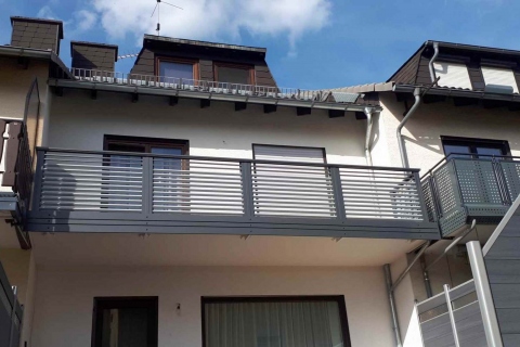 W027-Waagerecht-Aluminium-Balkone-Balkongelaender-Rieb-Balkone-Wartungsfrei-Gelaender-Nie-mehr-Streichen