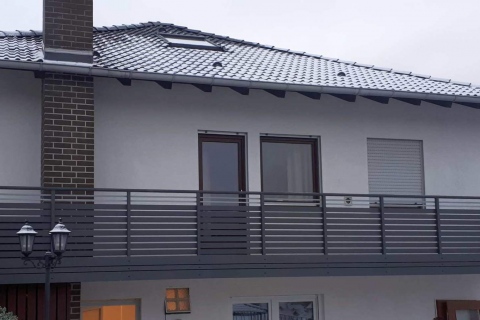 W028-Waagerecht-Aluminium-Balkone-Balkongelaender-Rieb-Balkone-Wartungsfrei-Gelaender-Nie-mehr-Streichen