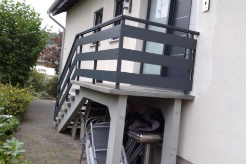 W033-Waagerecht-Aluminium-Balkone-Balkongelaender-Rieb-Balkone-Wartungsfrei-Gelaender-Nie-mehr-Streichen