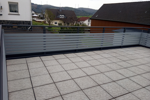 W041-Waagerecht-Aluminium-Balkone-Balkongelaender-Rieb-Balkone-Wartungsfrei-Gelaender-Nie-mehr-Streichen