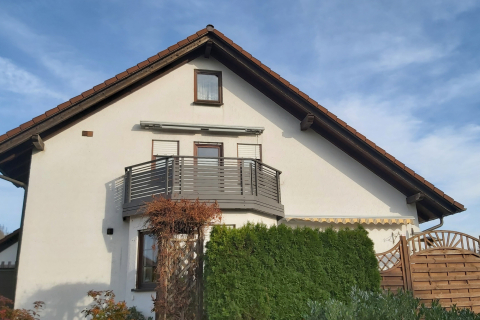 W045-Waagerecht-Aluminium-Balkone-Balkongelaender-Rieb-Balkone-Wartungsfrei-Gelaender-Nie-mehr-Streichen