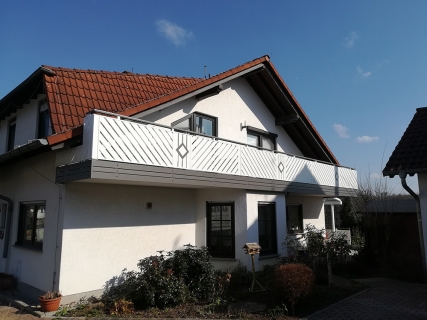 R032-Komination-Rieb-Balkone-Geländer-Aluminium-Wartungsf.jpg