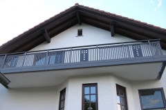 R056-System3000-Rieb-Balkone-Geländer-Aluminium-Wartungsfrei-Balkongeländer-Renovierung-Witterungsbeständig